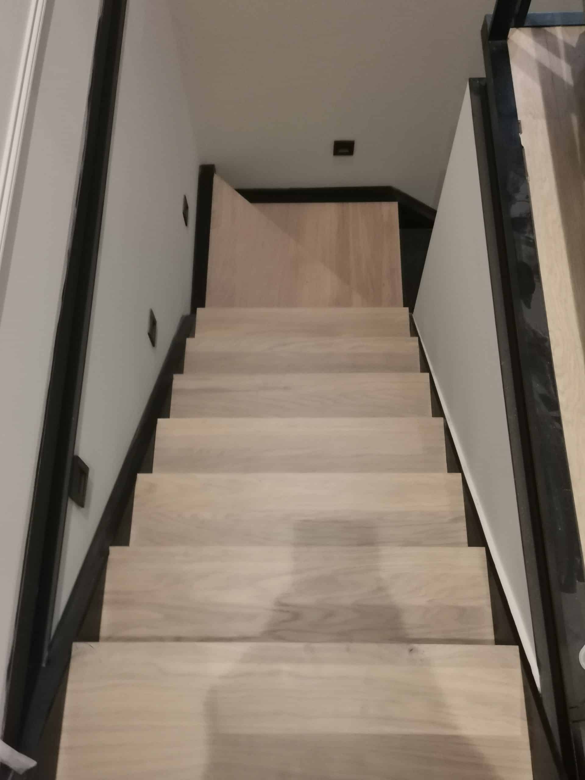 escalier-sur-mesure-acier-fl-acier-menton2